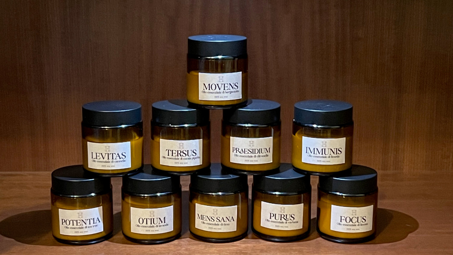 Collezione completa delle candele aromatiche fatte con oli essenziali puri 
