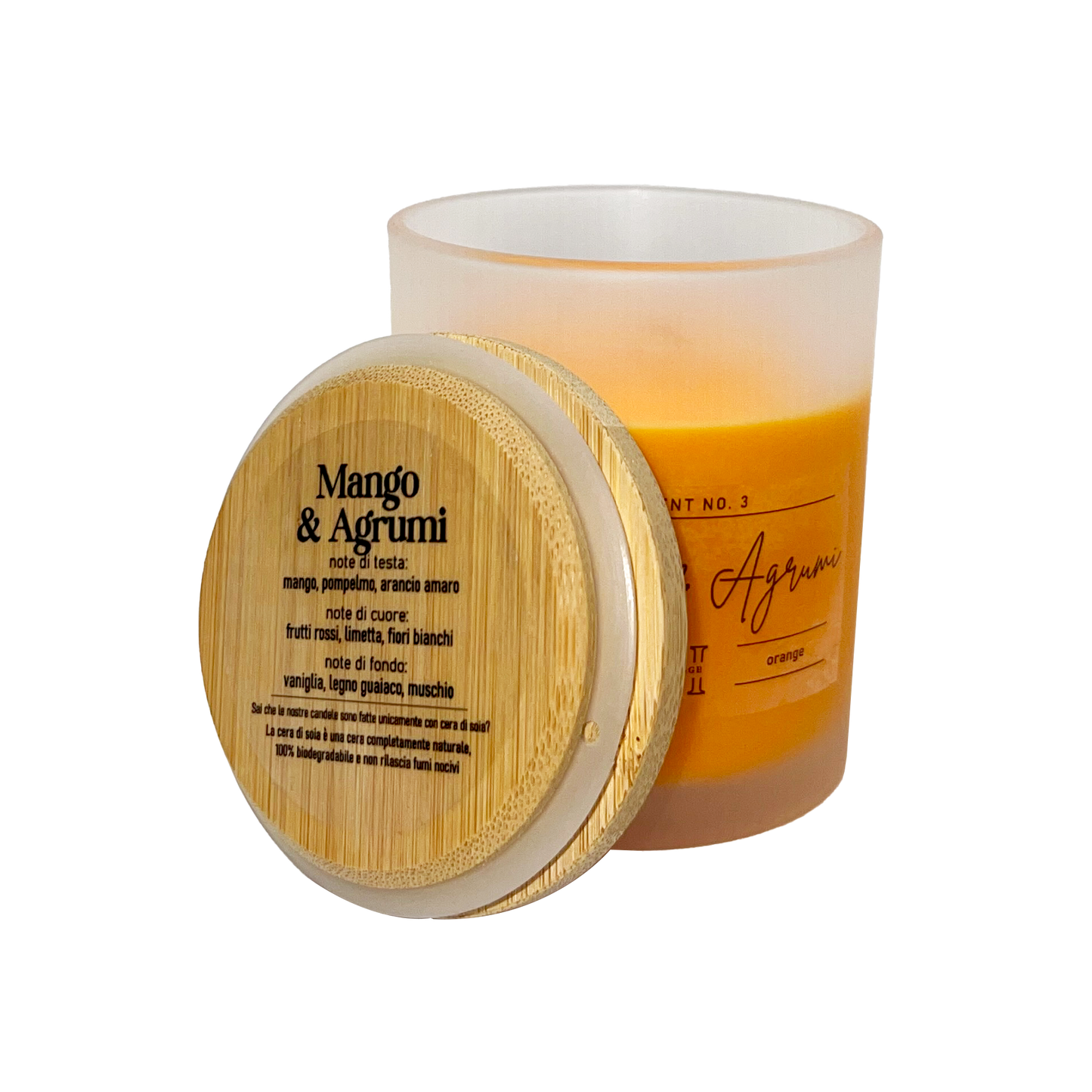 candela profumata arancione al profumo di mango e agrumi, dettaglio del tappo in legno con descrizione note olfattive